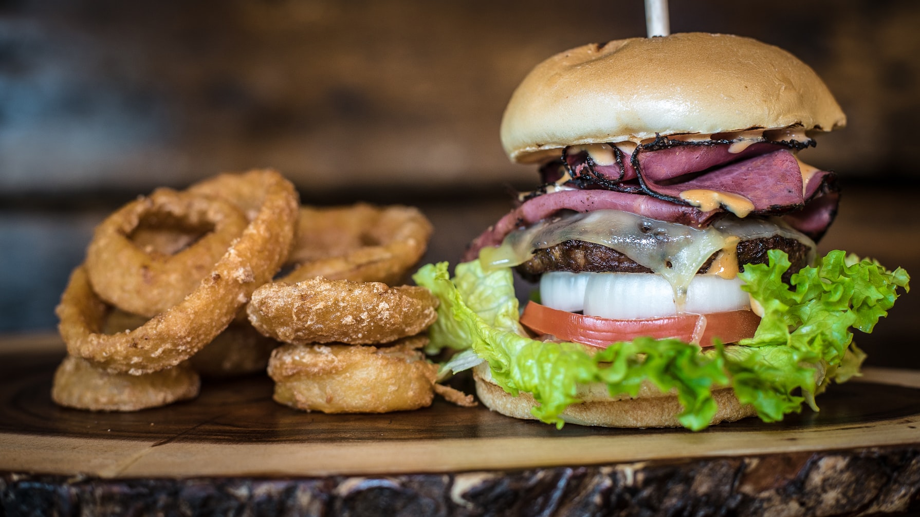 The Best Burgers In Los Angeles Celebrating National Hamburger Day   Photo 1571116213508 2a5017ab1324 