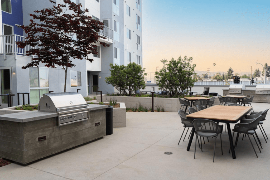 Culver City apartments upper ivy outdoor lounge