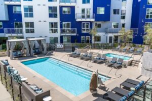 apartment with pool in culver city