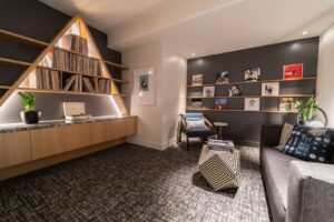 upper ivy vinyl lounge