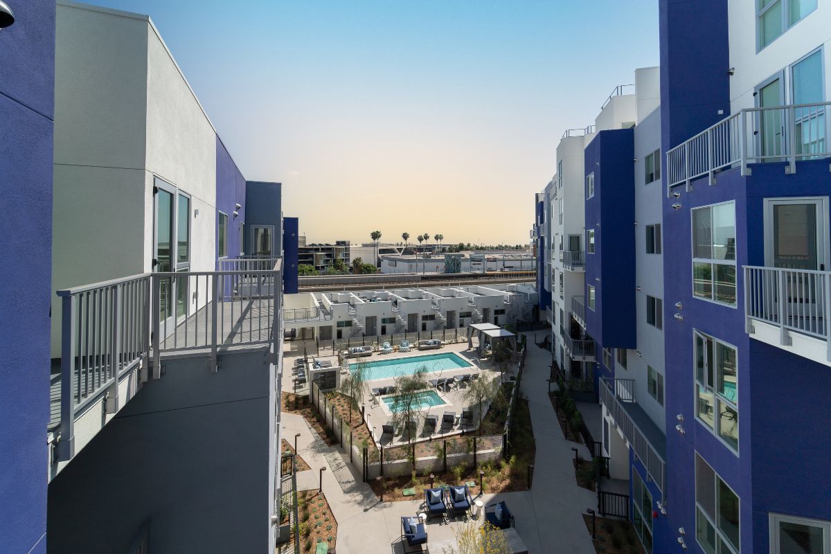 Upper Ivy Apartments rooftop lounge with views of Culver City